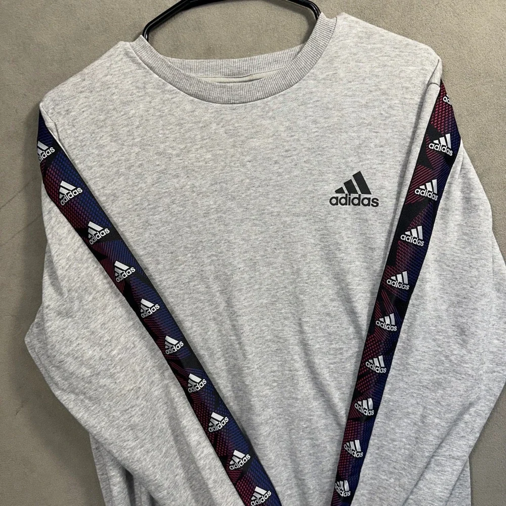 Adidas Sweatshirt Mens Medium Grey Taped Sleeve‎ GD54447 Logo Pullover Excellent